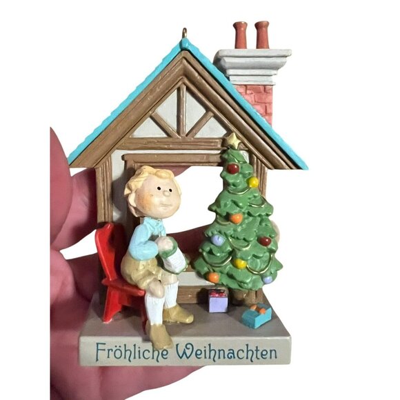 Hallmark Keepsake Ornament Window of the World 1989 Hallmark Cards Inc Christmas - Picture 1 of 3